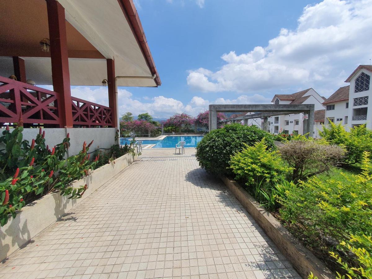 Selesa Hillhomes Golf Resort - P4L1U Бентонг Экстерьер фото